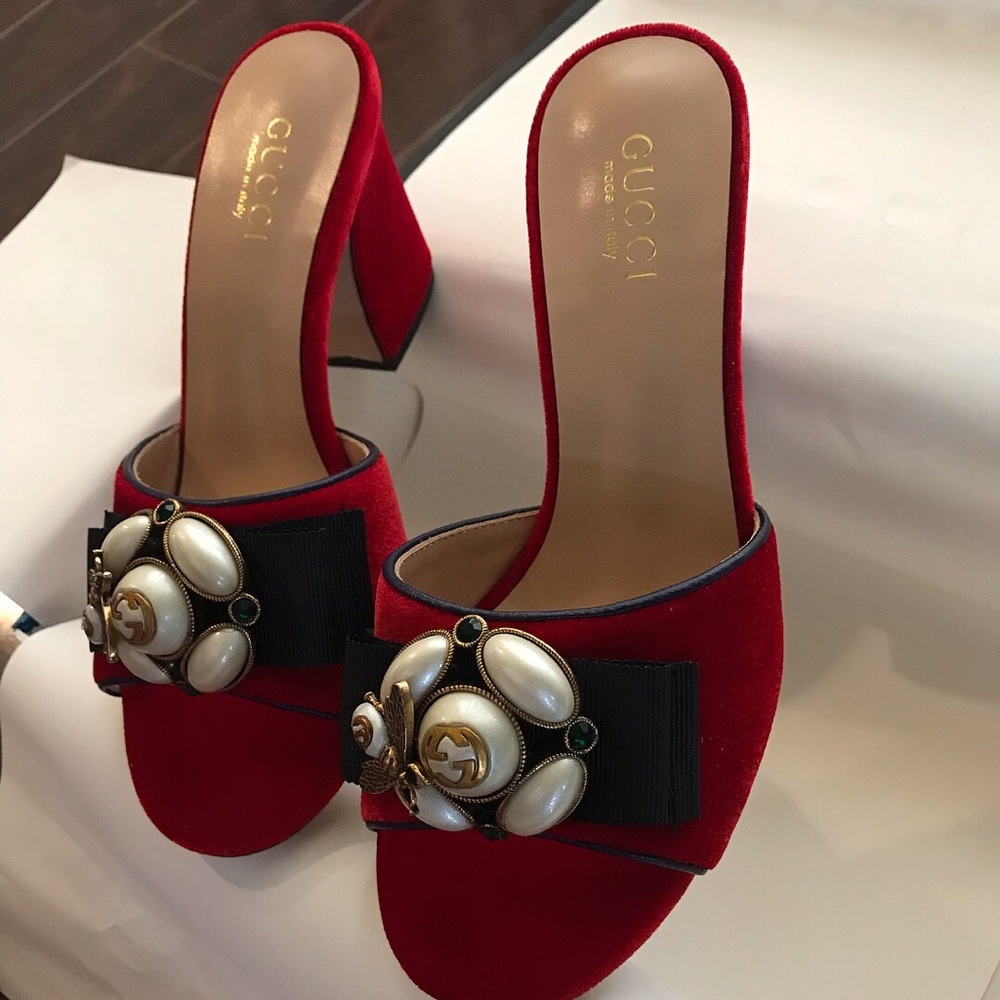 Gucci
Etoile 55mm Velvet Slide